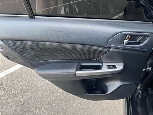 Used 2016 Subaru Crosstrek 2.0i Premium image 16