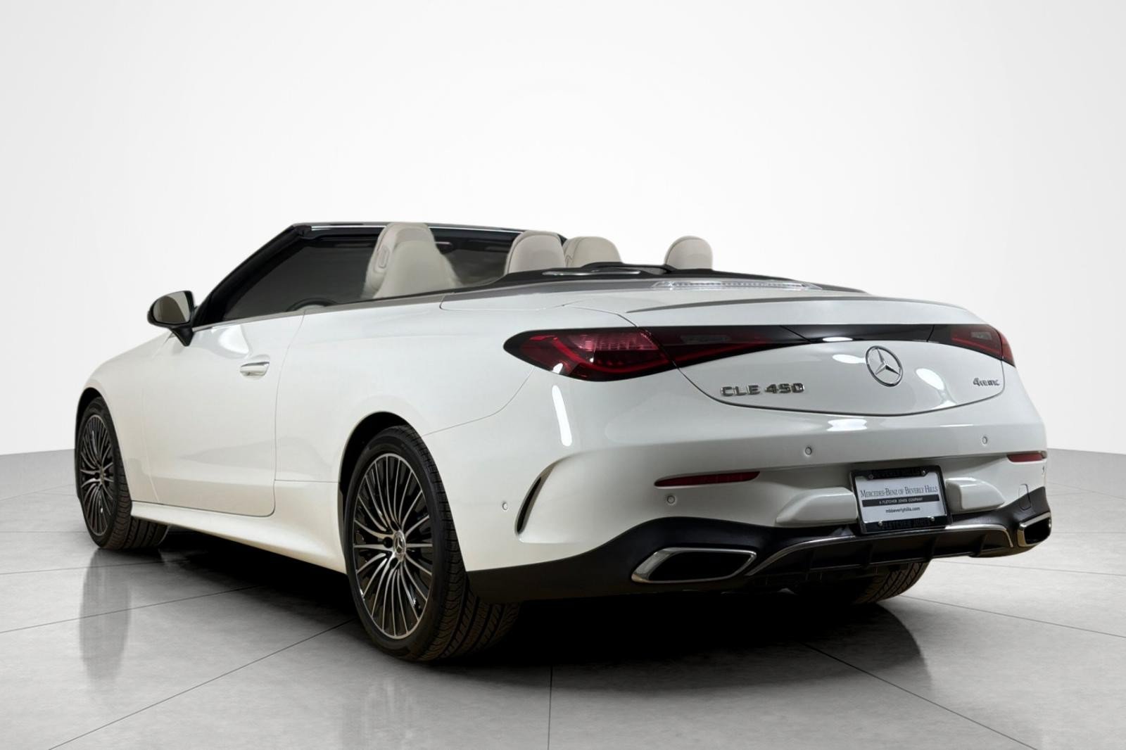 Used 2026 Mercedes-Benz CLE 450 4MATIC Cabriolet image 3