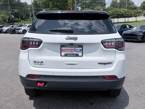 Used 2025 Jeep Compass Trailhawk AWD/4WD image 8