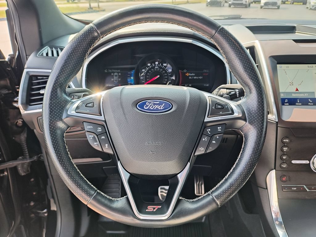 Used 2020 Ford Edge ST w/ Cold Weather Package AWD/4WD image 17