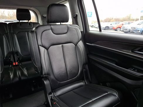 Used 2023 Jeep Grand Cherokee L Limited image 20