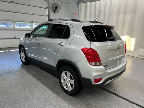Used 2017 Chevrolet Trax LT w/ LT Convenience Package AWD/4WD image 6