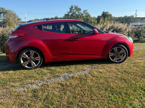 Used 2016 Hyundai Veloster w/ Option Group 02 image 3
