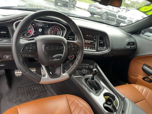 Used 2016 Dodge Challenger SRT w/ Technology Group RWD image 10