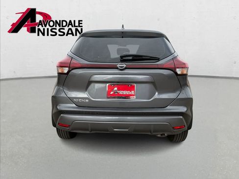 Certified 2025 Nissan Kicks Play S image 5