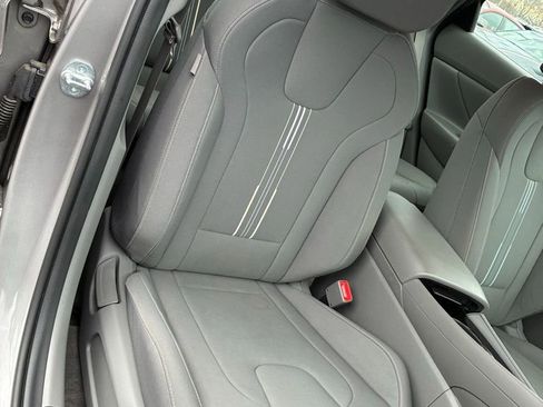 Used 2023 Hyundai Elantra SEL w/ Convenience Package FWD image 17