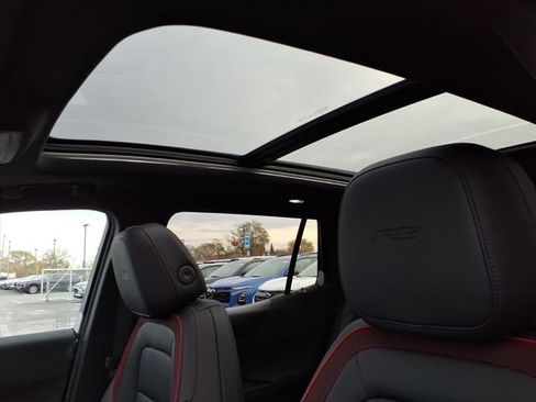 New 2026 Chevrolet Equinox RS w/ LPO, Floor Liner Package image 9