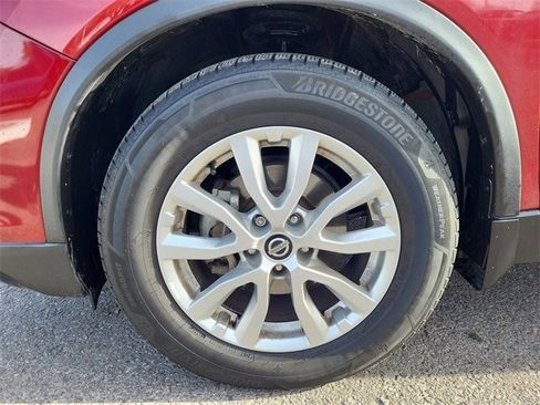 Used 2018 Nissan Rogue SV image 33
