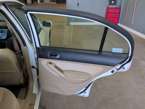Used 2005 Honda Civic Hybrid Sedan image 26