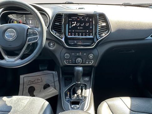 Used 2019 Jeep Cherokee Limited w/ Luxury Group FWD image 11