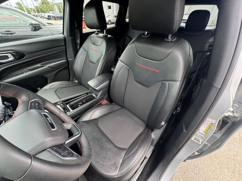 Used 2025 Jeep Compass Trailhawk AWD/4WD image 34
