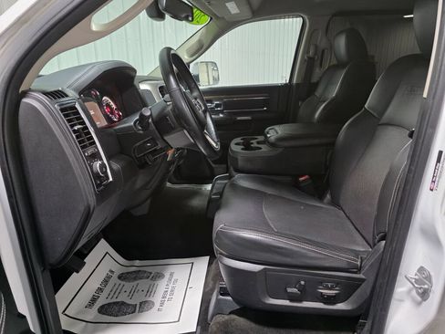 Used 2017 RAM 1500 Laramie AWD/4WD image 10