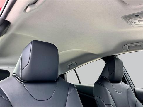 Used 2017 Toyota Prius Prime Premium FWD image 17