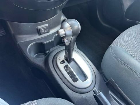 Used 2019 Nissan Versa SV FWD image 10