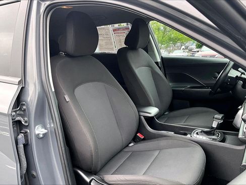 Used 2025 Hyundai Kona SEL AWD/4WD image 7
