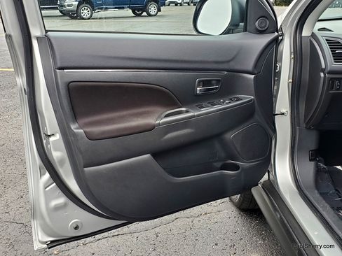 Used 2025 Mitsubishi Outlander Sport SE AWD/4WD image 18