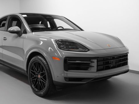 New 2026 Porsche Cayenne Coupe image 9