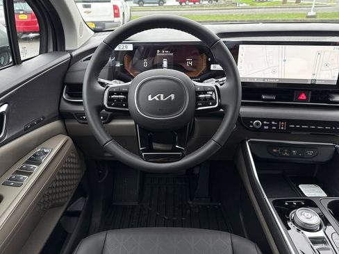 New 2026 Kia Carnival EX FWD image 18