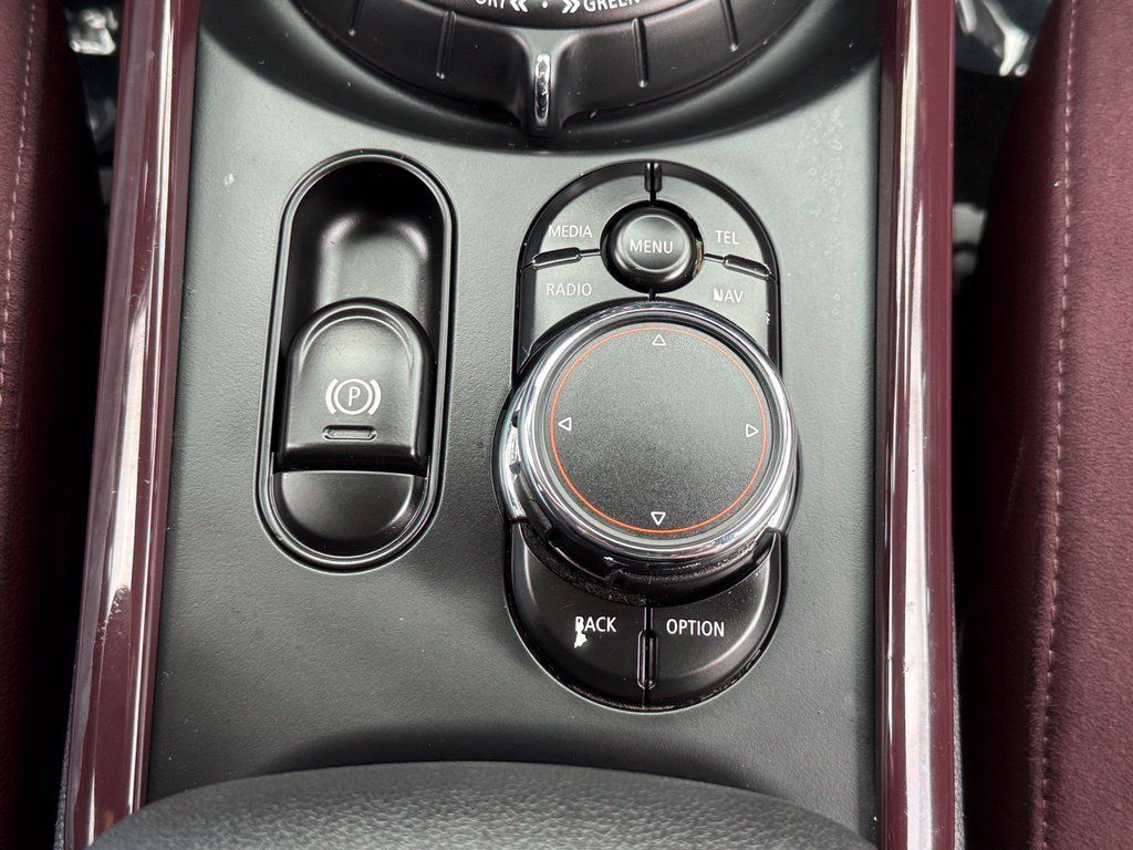 Used 2016 MINI Cooper Clubman FWD image 38
