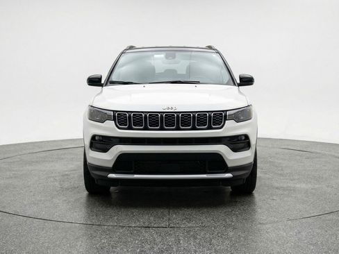 Used 2025 Jeep Compass Limited AWD/4WD image 2