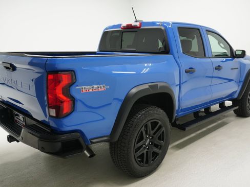 Used 2025 Chevrolet Colorado Trail Boss AWD/4WD image 4