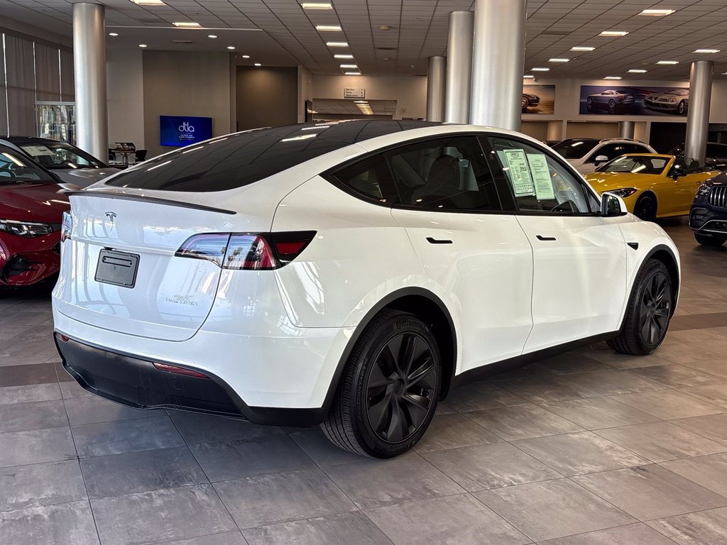 Used 2025 Tesla Model Y Long Range AWD/4WD image 5