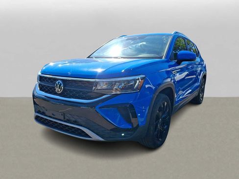 Used 2023 Volkswagen Taos SE AWD/4WD image 1