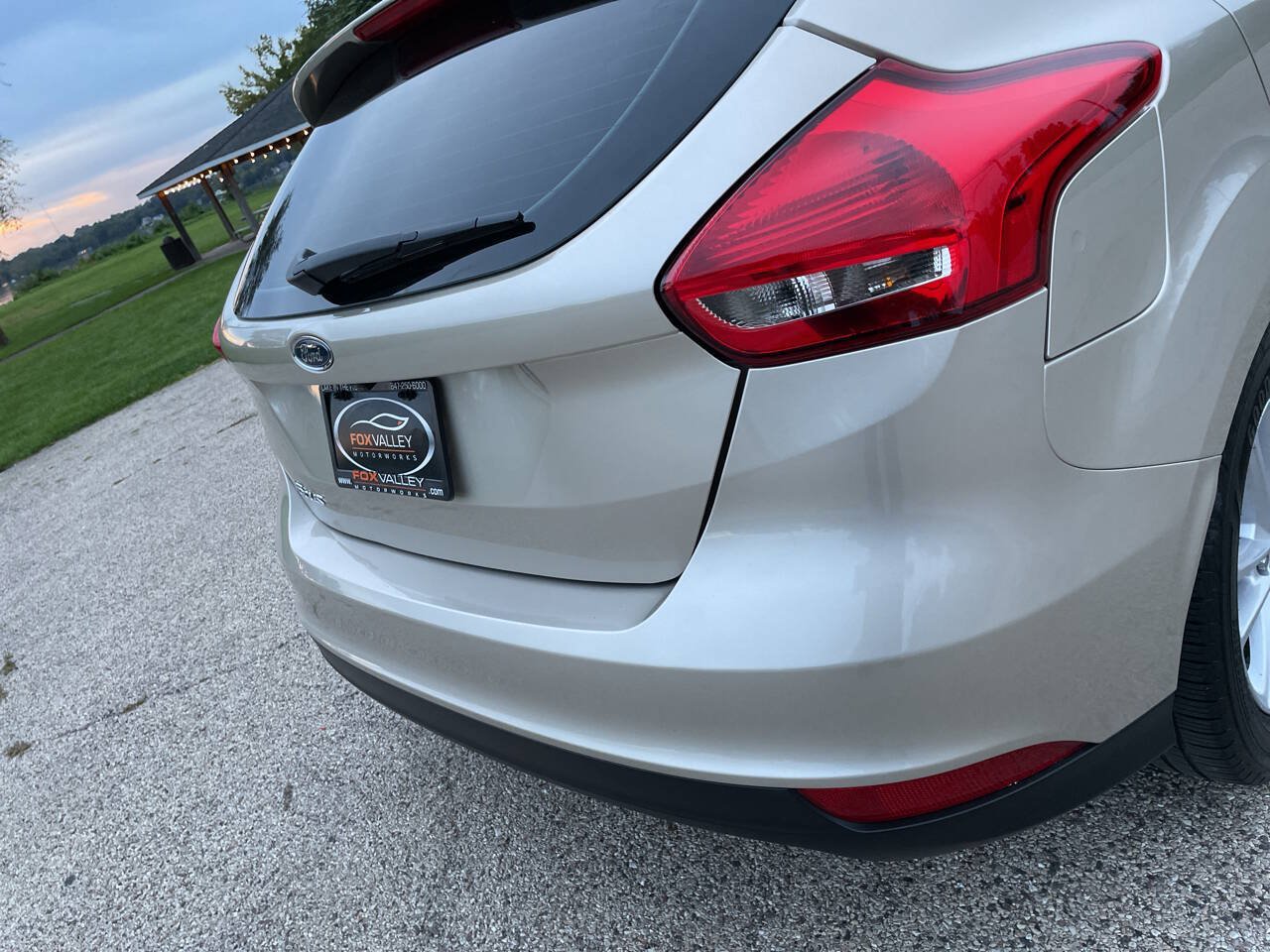 Used 2018 Ford Focus SE w/ Cold Weather Package FWD image 5