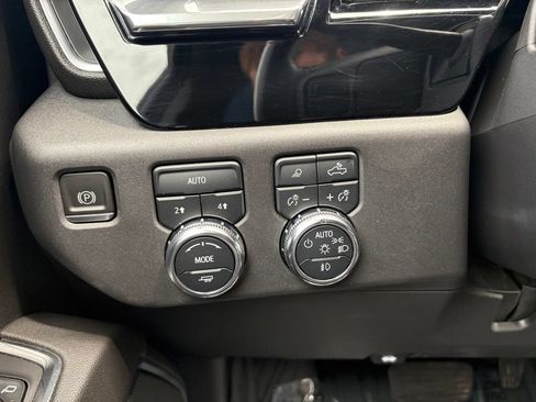 Used 2023 GMC Sierra 1500 SLT AWD/4WD image 31