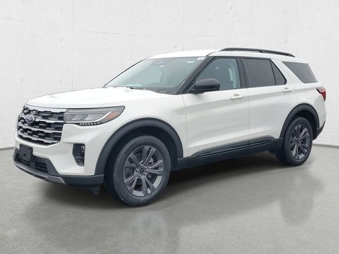 New 2026 Ford Explorer Active w/ Active Comfort Package AWD/4WD image 4