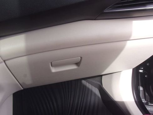 Used 2023 Buick Envision Avenir FWD image 38