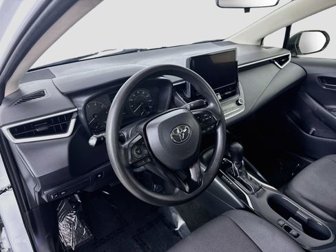 Used 2024 Toyota Corolla LE FWD image 11