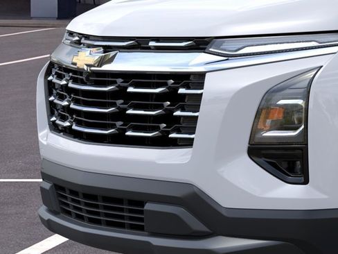 New 2026 Chevrolet Equinox LT w/ Convenience Package II AWD/4WD image 13