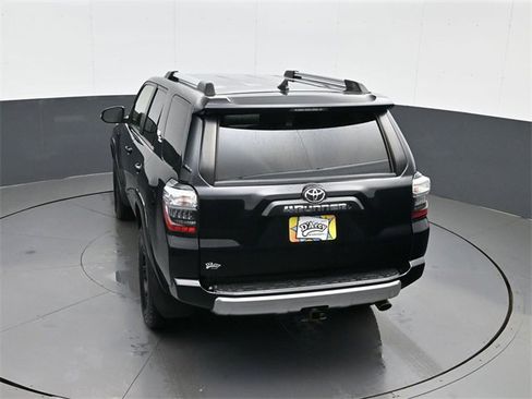 Used 2018 Toyota 4Runner TRD Off-Road Premium image 18