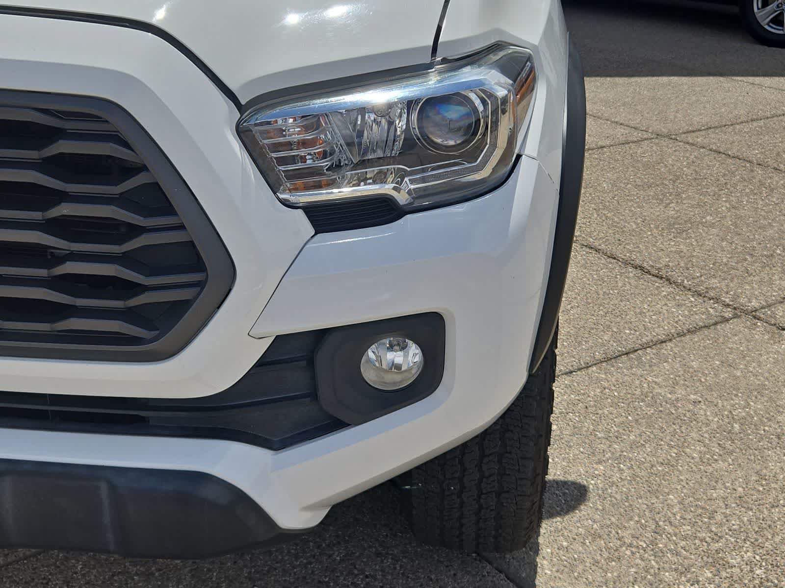 Used 2020 Toyota Tacoma TRD Off-Road AWD/4WD image 11