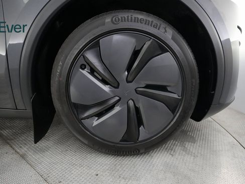 Used 2026 Tesla Model Y Long Range RWD image 19