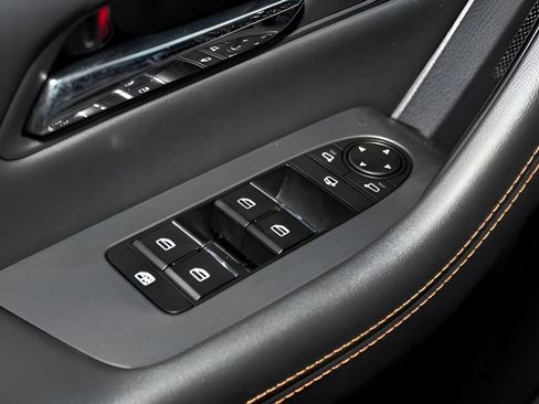 Used 2025 MAZDA CX-70 3.3 Turbo S w/ Premium Package image 28