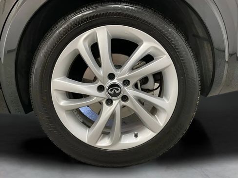 Used 2018 INFINITI QX30 FWD image 25