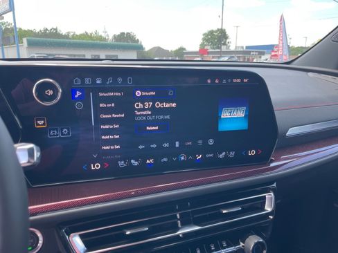 New 2026 Chevrolet Traverse RS w/ LPO, Floor Liner Package FWD image 5