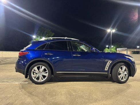 Used 2016 INFINITI QX70 AWD w/ Premium Package image 6
