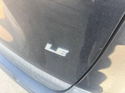 Used 2021 Toyota RAV4 LE FWD image 4