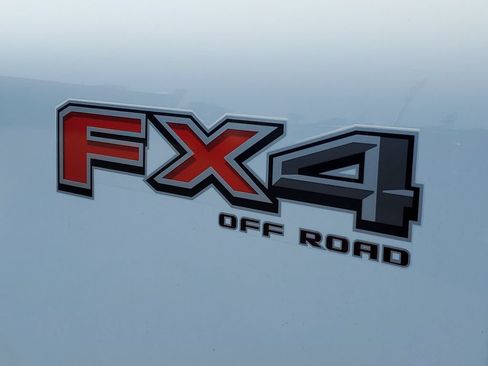 New 2026 Ford F250 XL w/ FX4 Off-Road Package AWD/4WD image 32