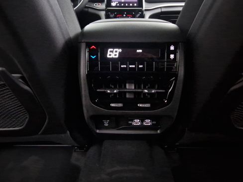 New 2025 Jeep Grand Cherokee L Altitude image 23
