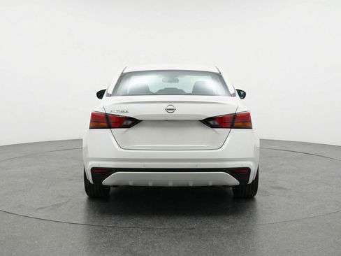 Used 2025 Nissan Altima 2.5 SV image 7