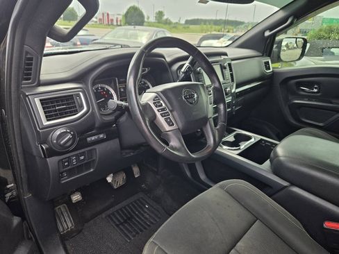 Used 2019 Nissan Titan SV w/ SV Convenience Package AWD/4WD image 19