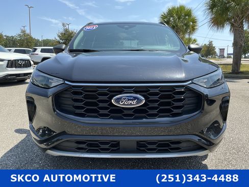 Used 2023 Ford Escape ST-Line FWD image 8