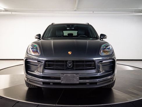 Certified 2024 Porsche Macan AWD/4WD image 10