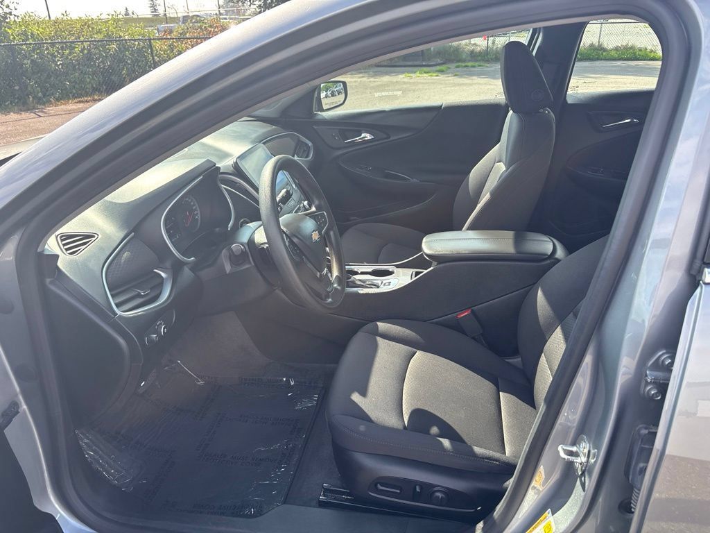 Used 2023 Chevrolet Malibu LT FWD image 8