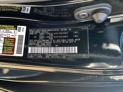 Certified 2025 Toyota Sienna LE FWD image 36