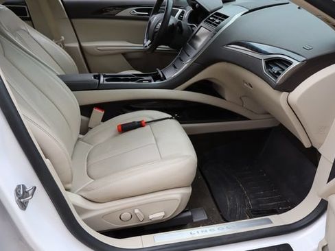 Used 2016 Lincoln MKZ w/ Equipment Group 300A Reserve FWD image 17
